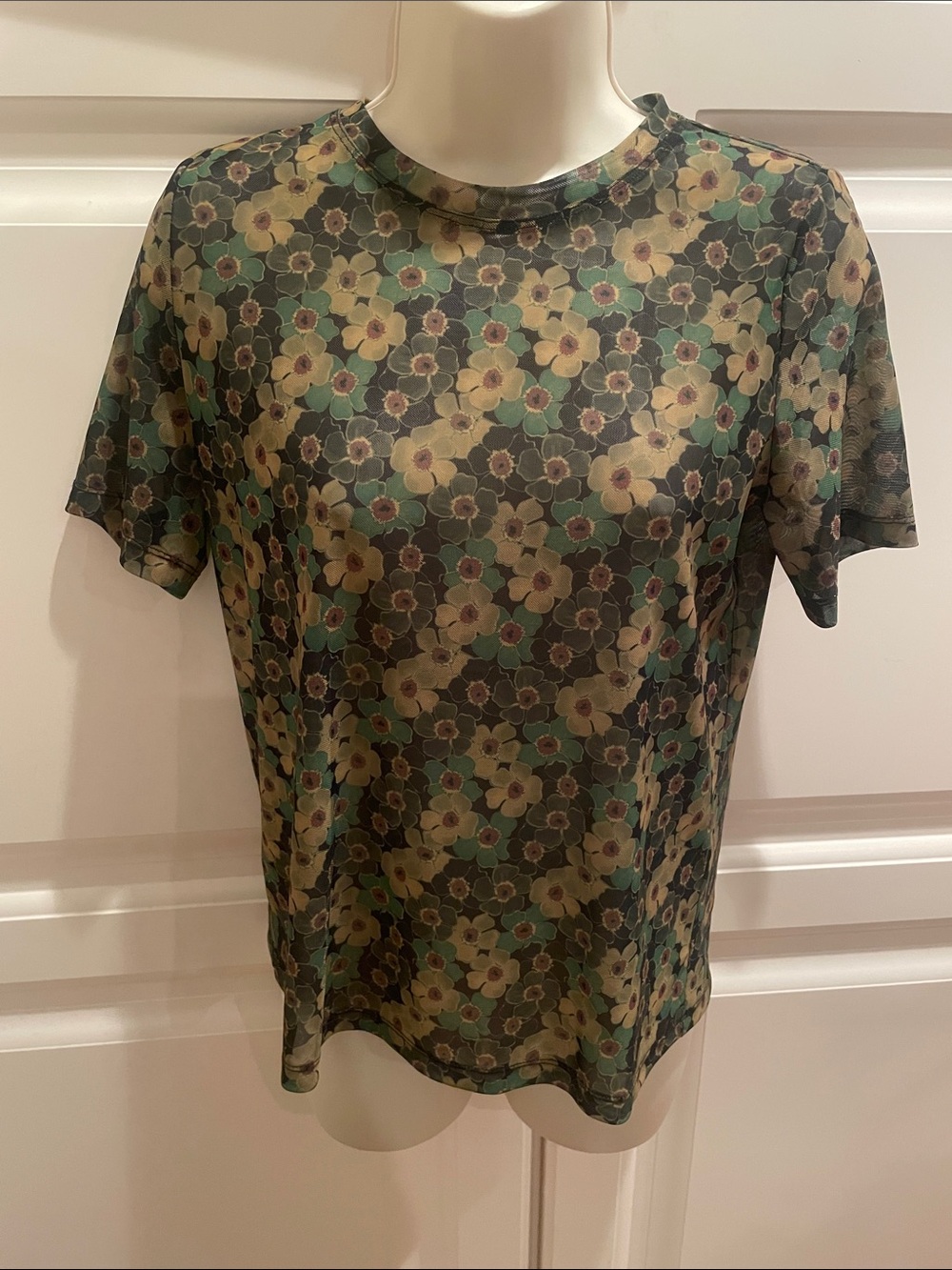 No. 6 Carey tee in olive lime pansy sz M